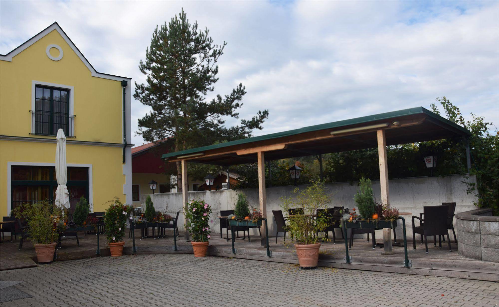 Hotel Beerenhof Wiesen Mattersburg Exterior foto